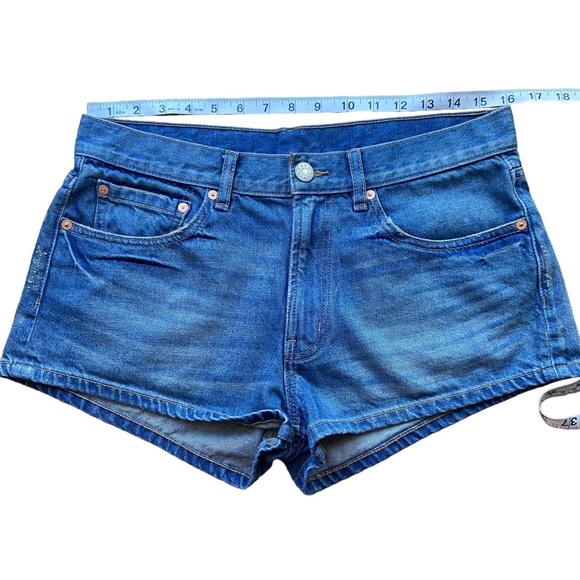 BDG Women’s Essential Mid Rise Short Size 28 Medium Wash - Picture 5 of 6